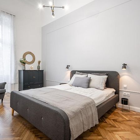 Atmos Glare Apartment Budapest Exterior photo
