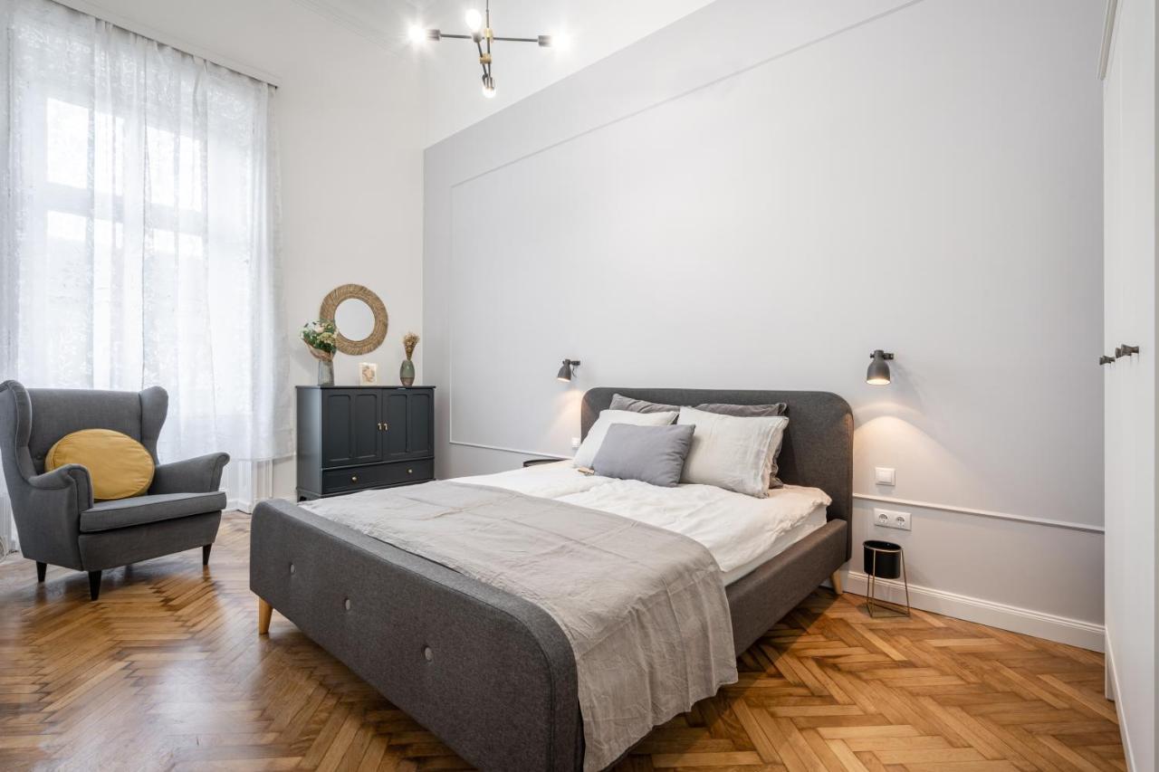 Atmos Glare Apartment Budapest Exterior photo