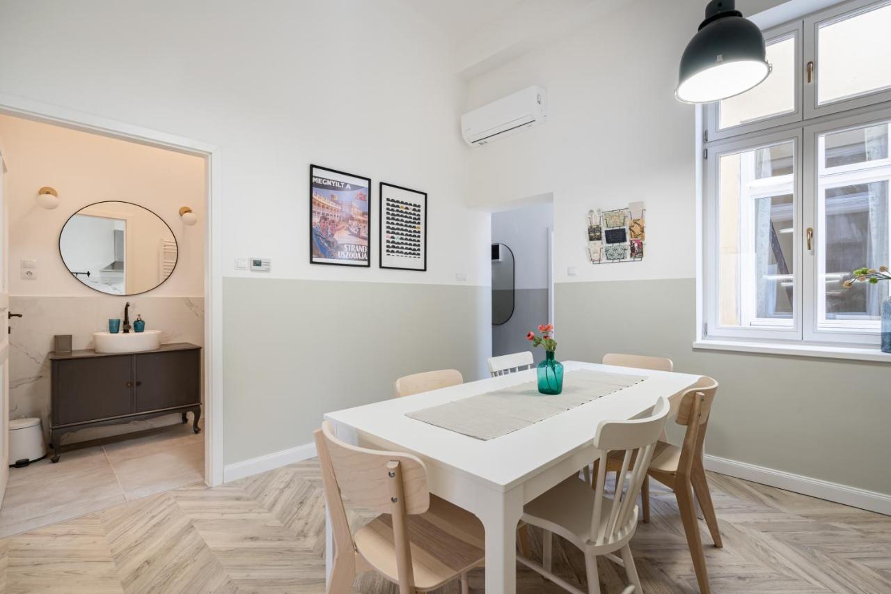 Atmos Glare Apartment Budapest Exterior photo